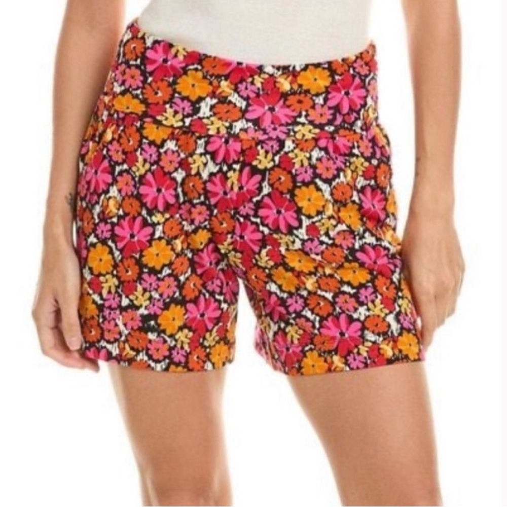CAbi Chance Shorts In Field Of Daisies Front & Back Pockets Style Number 6365